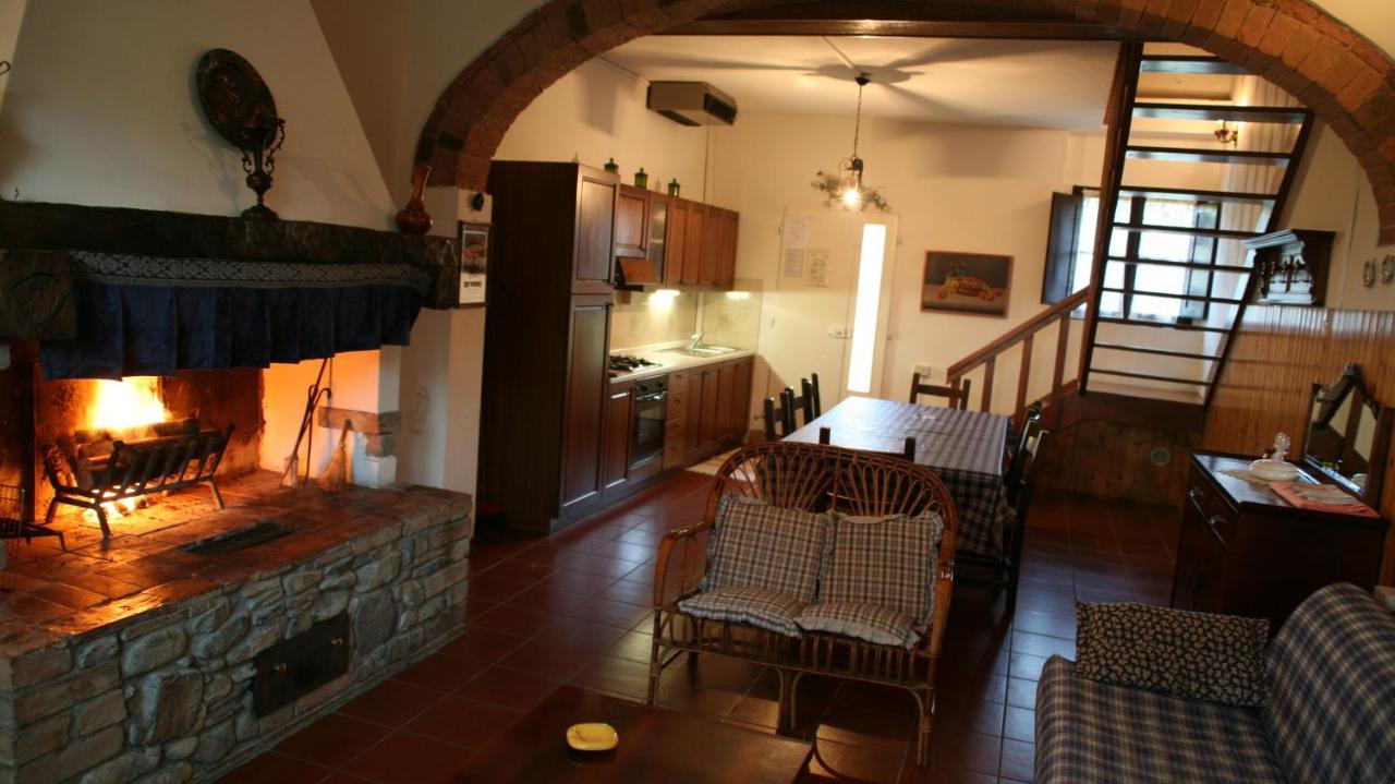 Agriturismo Girasole กัมบาสซี แตร์เม ภายนอก รูปภาพ